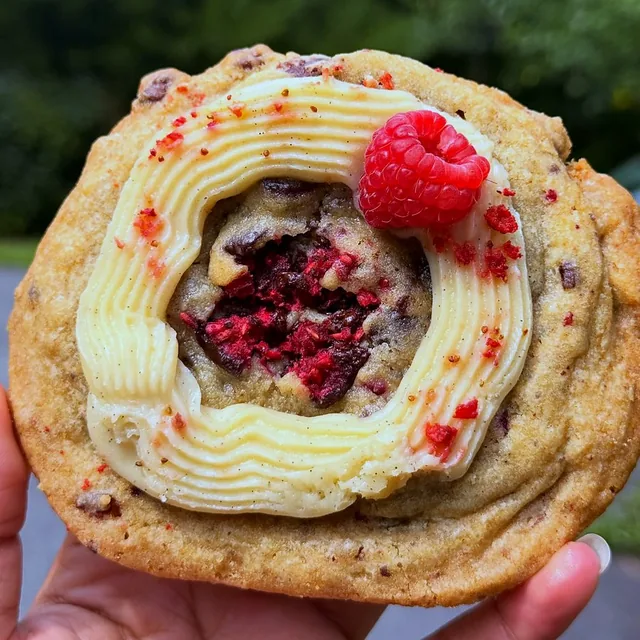 Raspberry Noir cookie.